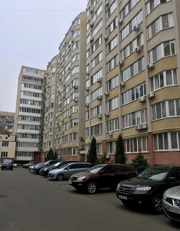 Apartments&Vernissage on Kostandi Street Odessa Buitenkant foto